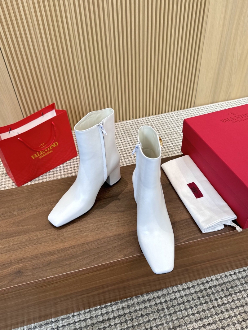 Va1e*ntin0 boots